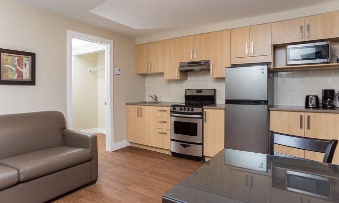 Brossard Apartment | Riverfront Apartment - Brossard - Easy access to Downtown MTL