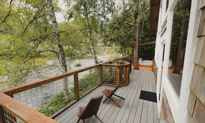 Lewis County Apartment | Riverfront Cabin-Hot Tub-Firepit-BBQ-Tilton River