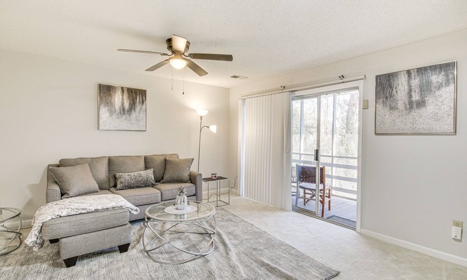 Columbia Apartment | Riverfront Columbia Condo: 4 Mi to Usc!