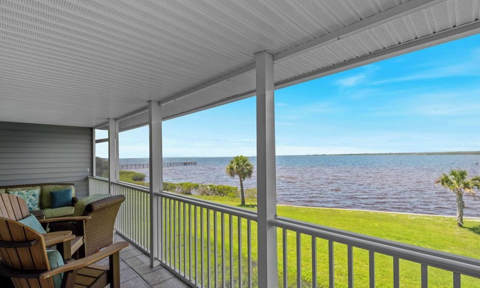 Port Charlotte Apartment | Riverfront Condo w Water Views-Heated Pool