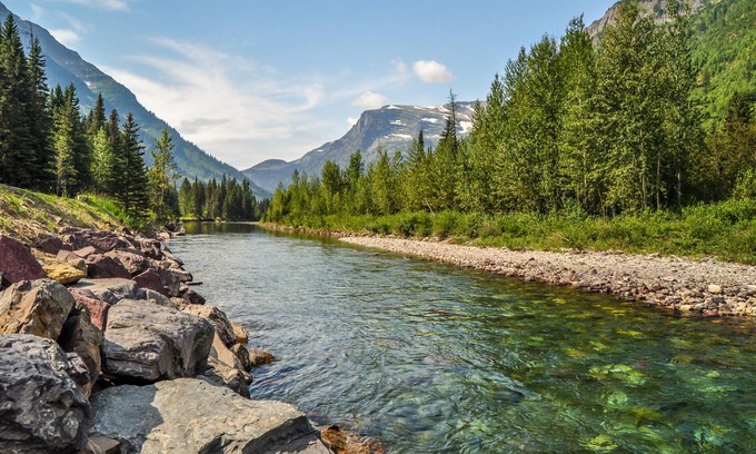 Troy House | ♥ Riverfront Fishing Lodge w/Hot Tub 5 Mins to Town♥