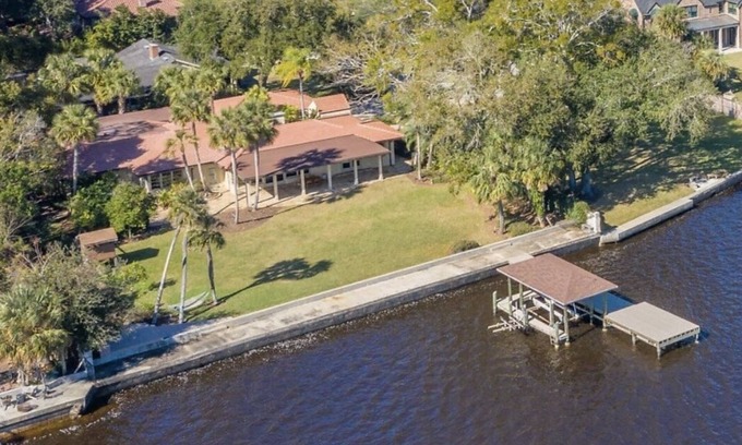 Avondale House | RIVERFRONT HOME IN THE HEART OF AVONDALE