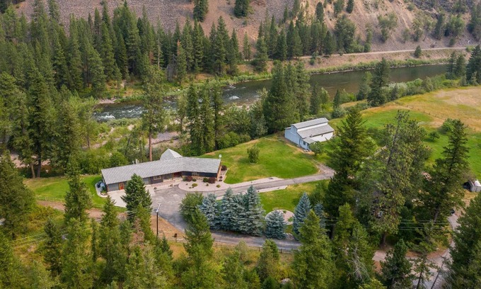Missoula House | Riverfront Home on the Storied Blackfoot River