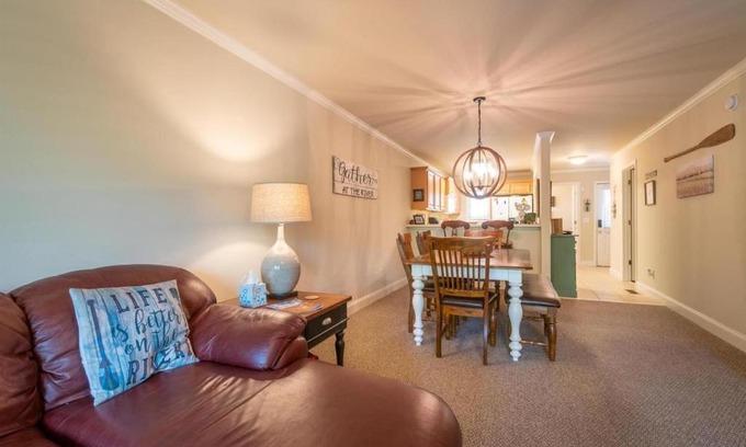 Helen House | Riverfront home within walking distance of Helen