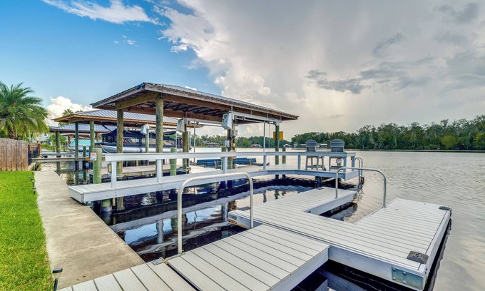 Homosassa House | Riverfront Homosassa Retreat w/Kayak & Boat Dock!