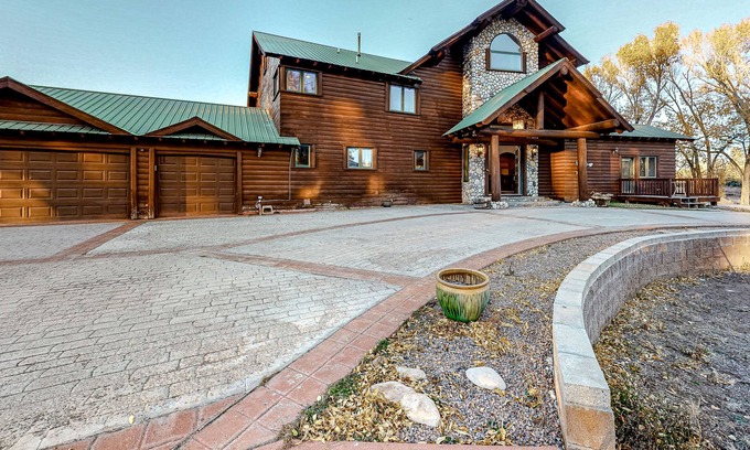 South Fork House | Riverfront House on Private Ranch w/Mountain Views, Grill, Gourmet Kitchen