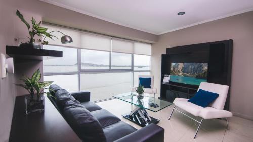 Las Penas Apartment | Riverfront I 1, piso 4, suite vista al rio, Puerto Santa Ana, Guayaquil