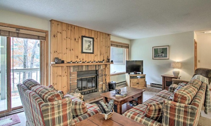 Lincoln Apartment | Riverfront Lincoln Condo with Patio and Pool Access!