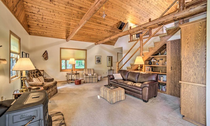 Oconto Cabin | Riverfront Oconto Cabin w/Fire Pit & Yard!