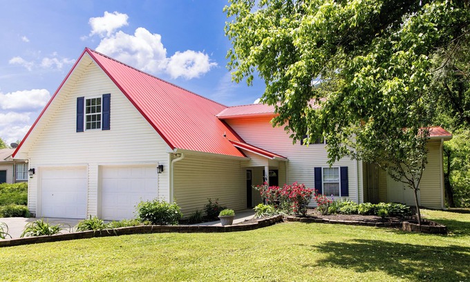 Walland Cabin | Riverfront Retreat! 2 bdrm/2 bath with direct river access - Newly remodeled!
