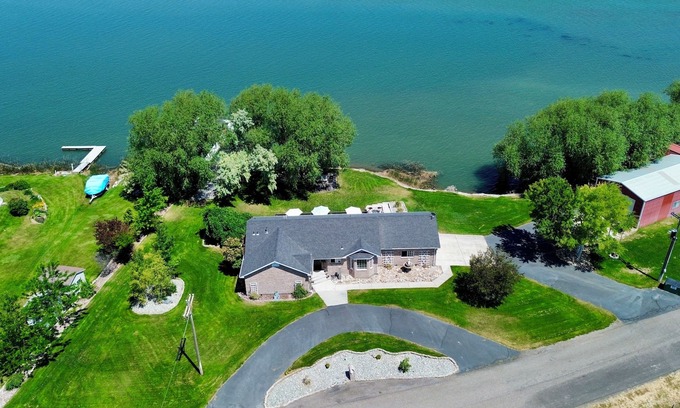 Burley House | Riverfront Retreat in Burley, ID – Walkout Basement, Dock & Peaceful Views