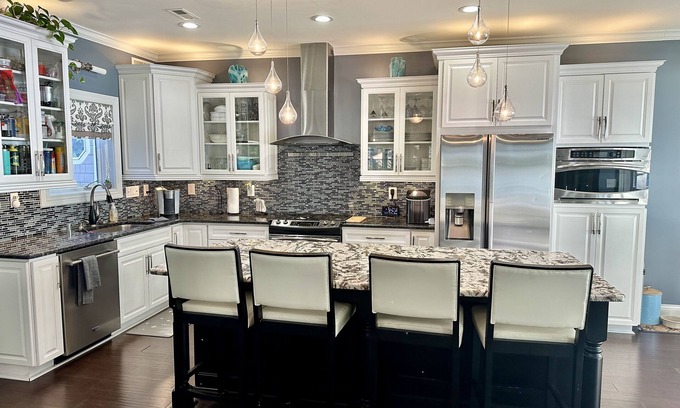 Prospect House | Riverfront townhome