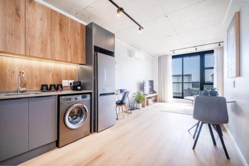 Observatory Apartment | Riverlands - Lux 1 bedroom Apartment with Parking