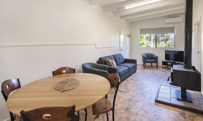 Augusta Cottage | Riverscape Cottage No.1 - Riverscape Cottage No.1 A Family Gem