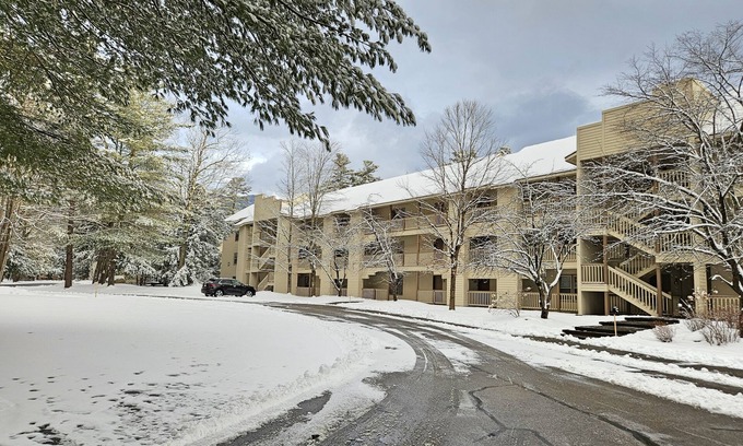 Lincoln Condo | Riverside, AC, deck, view, pool, swimming hole, tennis. RF302 by LRS