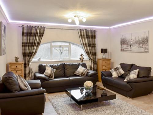 Stanhope House | Riverside Cottage - Uk32405