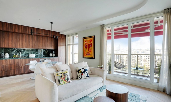Billancourt–Rives de Seine Apartment | Riverside Chic Loft