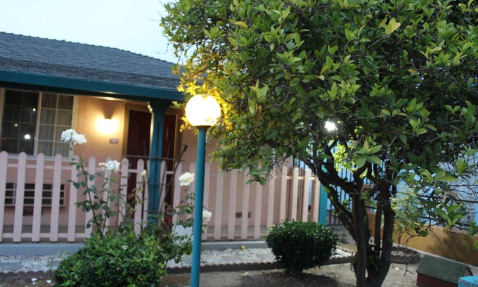 Westside Santa Cruz Hotel | Riverside Inn & Suites Santa Cruz