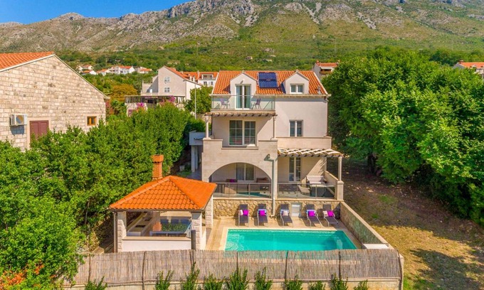Mokosica Villa | Riverside Place