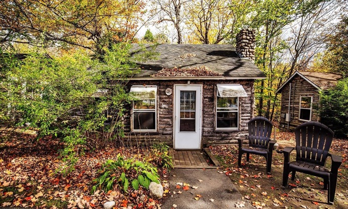 Lincoln Cabin | RIVERSIDE RELAXATION: The Moose Antler at the PEMICABINS