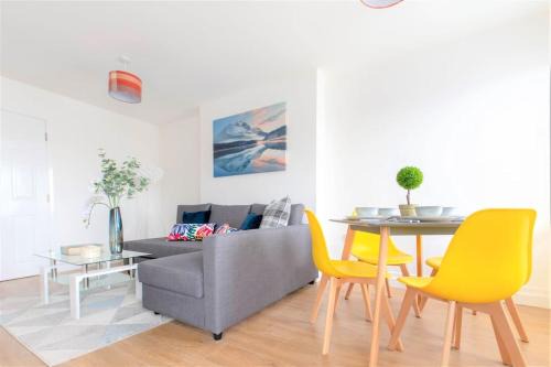 Liverpool Apartment | Riverside Rendezvous 1 bedroom Near Airport and City Centre SF