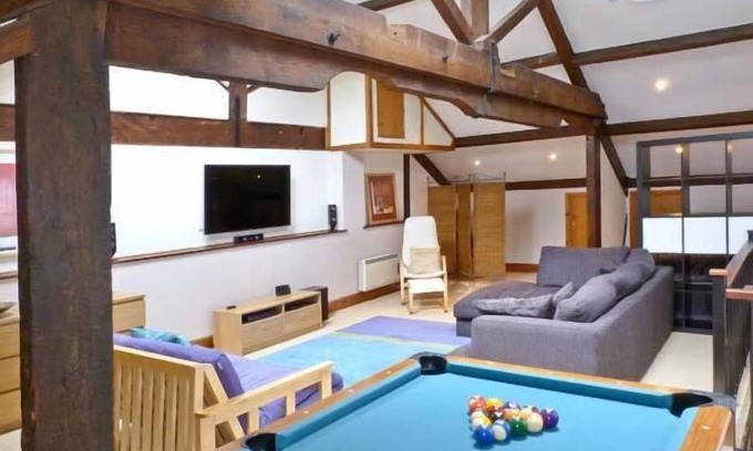 Airton Cottage | Riverside Walk