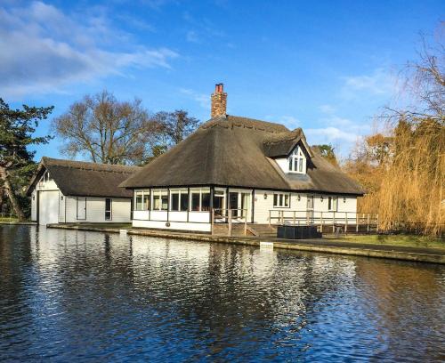 Horning House | Riversmead Cottage in the center of the village of Horning on the Norfolk Broads