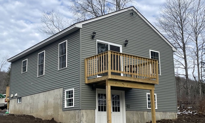Pittsburg House | Riverview home
