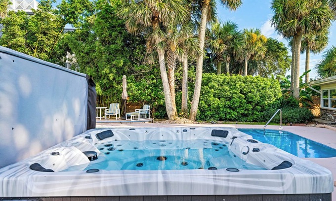 Wilbur-By-The-Sea House | Riverview Pool Home - Trailers Welcome