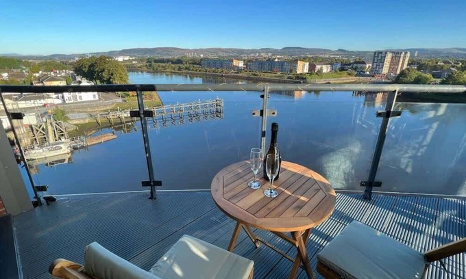 Glasgow Condo | Riverview Retreat penthouse