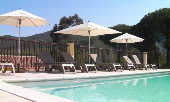 Galeria Apartment | Rivière à 2 Min/wifi Gratuit/clim/piscine Chauffée/2 Chambres/ping-pong/pétanque