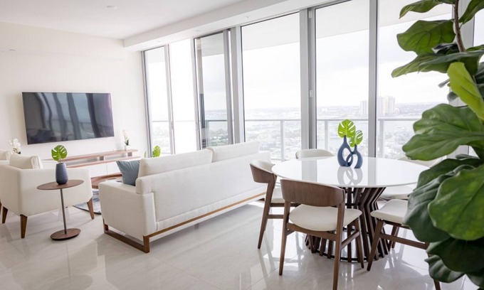 Singer Island Hotel | Riviera Beach. Elegant 2BR Retreat w Oceanview