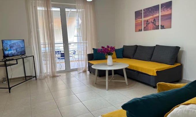 Anavyssos Apartment | Riviera beach, seaside spacious apt.