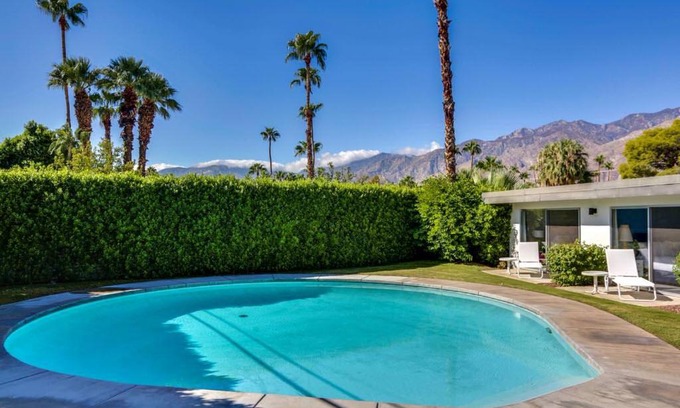 Sunmor House | Riviera Palm Springs Permit# 2040