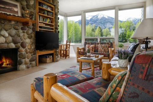 Moose Wilson Road Apartment | RMR: Lupine 1911 Condo in The AspensWilsonWY