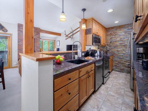 Moose Wilson Road Apartment | RMR: Strawberry 3921 Condo in The AspensWilsonWY