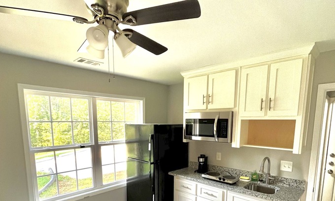 Braselton Condo | Road Atlanta private guesthouse