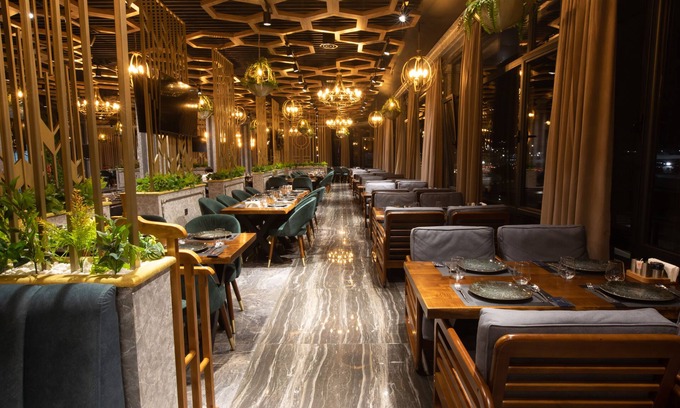 Tashkent Hotel | Roadside by Khorrot
