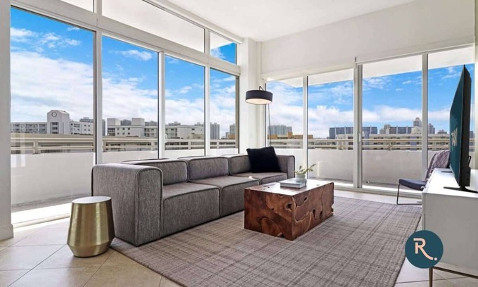 Sunny Isles Beach House | Roami at Sunny Isles | Rooftop Pool | 3 Bedroom