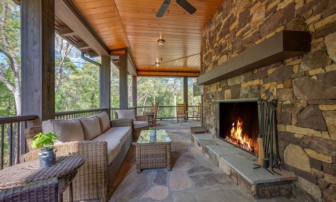 Mill Spring Villa | Robbie Grace Villa Bright's Creek