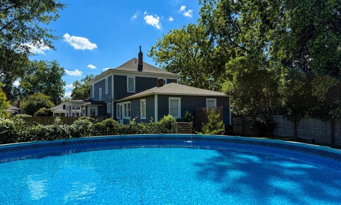 Washington House | Roberson House: Private Pool|Walk to Downtown|Sleeps 12