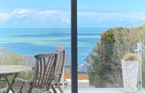 Tan-y-groes House | Robin Hill