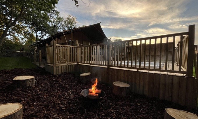 Tenby RV Rental | Robin Hood Safari Tent