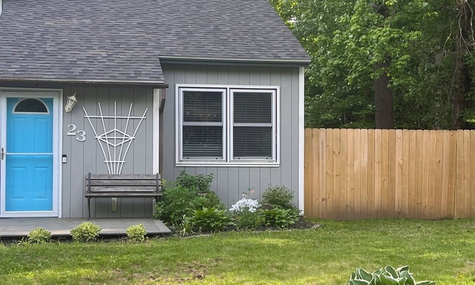 Malta Condo | Robin’s Wake Close to Saratoga Race Course. Pet Friendly!