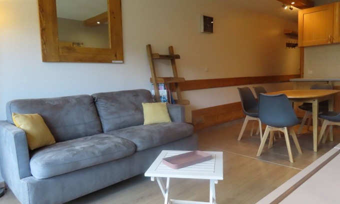 Val-Thorens Apartment | Roc de Peclet apartment 41 m², South, Foot of the slopes, Heart Station
