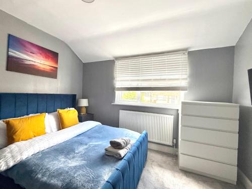 Rochester East Ward House | Rochester Cozy 3Bed Home with Free Parking
