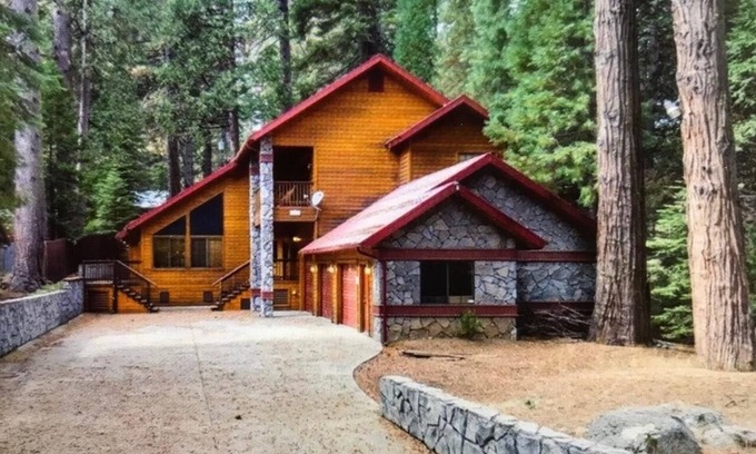 Fish Camp House | Rock Front Lodge