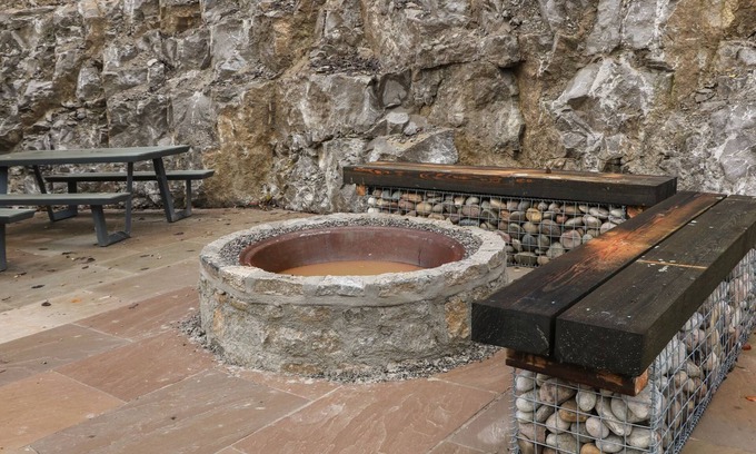 Stoney Middleton Cottage | Rock Mill Apartment