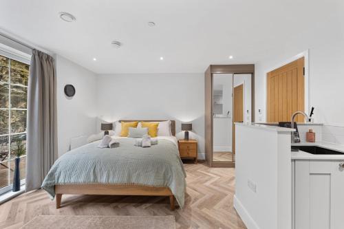Stoney Middleton House | Rock Mill Apt 3 with Terrace