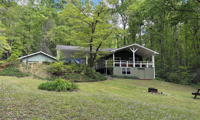 Hendersonville House | Rock Ridge Base Camp @ DuPont - 6.5 acres, sleeps 5, ride from the house